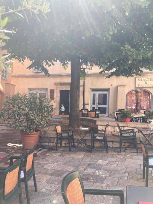 Grasse : Centre Ville Superbe Appartement 2 Chambres מראה חיצוני תמונה
